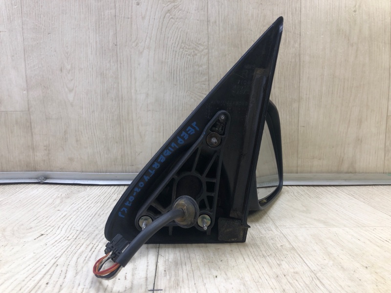 Зеркало правое LIBERTY 02-07 Зеркало правое LIBERTY 02-07