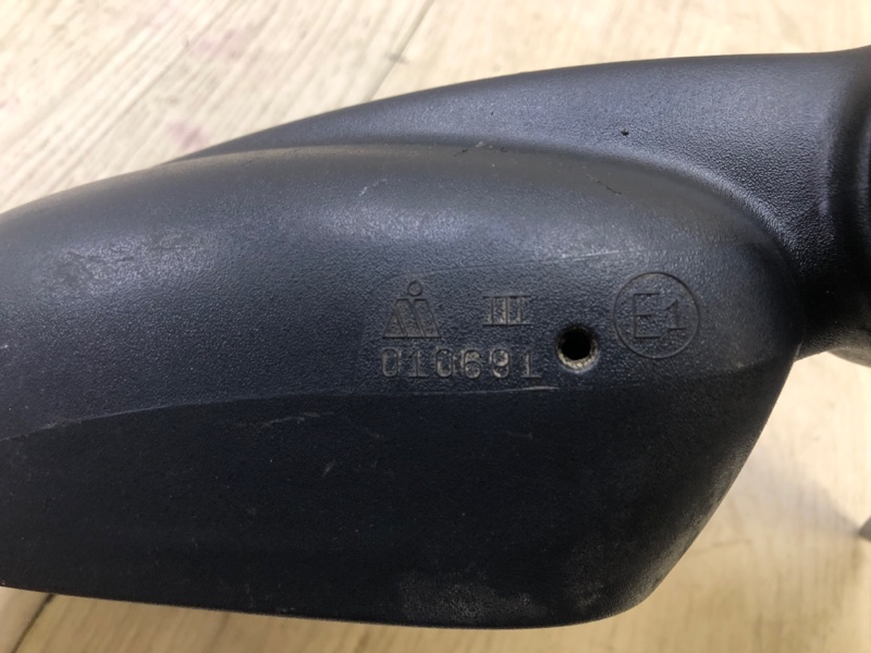 Зеркало правое LIBERTY 02-07 Зеркало правое LIBERTY 02-07