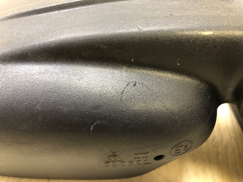 Зеркало правое LIBERTY 02-07 Зеркало правое LIBERTY 02-07