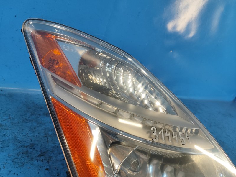 Фара правая PRIUS - 20 03-11 2006 1NZ-FXE 1.5L Фара правая PRIUS - 20 03-11 2006 1NZ-FXE 1.5L