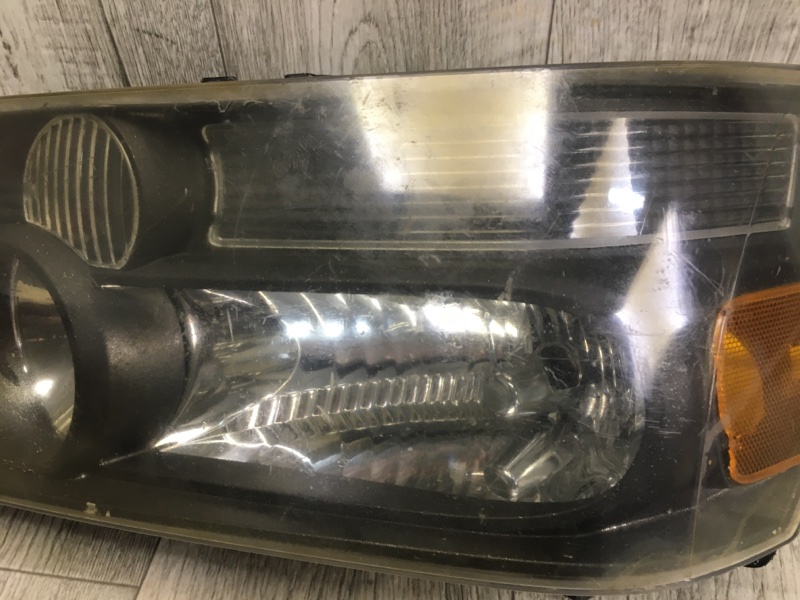 Фара левая QX56 / TITAN / ARMADA 04-16