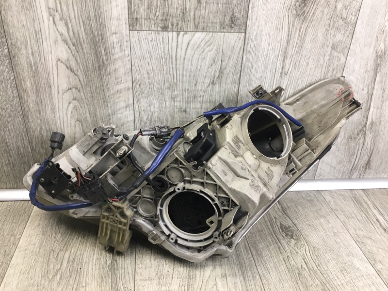 Фара правая G25/G35/G37/Q40 06-14