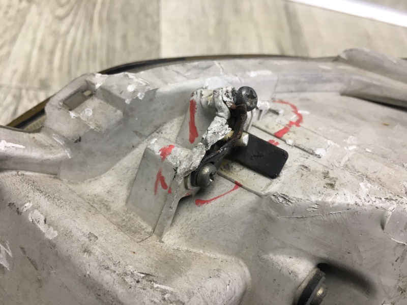 Фара правая G25/G35/G37/Q40 06-14