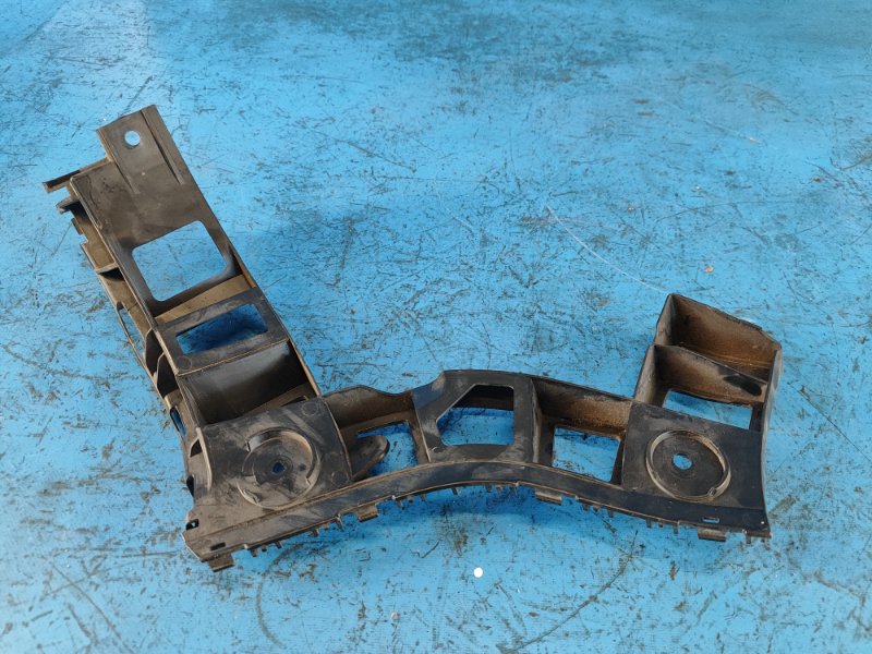 Кронштейн заднего бампера правый TIGUAN 08-17 2017 2.0 CCTA