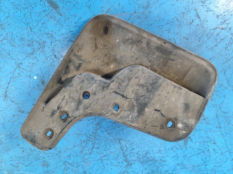 Брызговик передний левый VOLKSWAGEN TIGUAN 08-17 2.0 CCTA