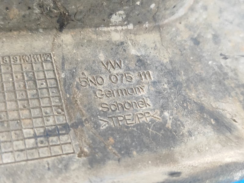 Брызговик передний левый TIGUAN 08-17 2017 2.0 CCTA