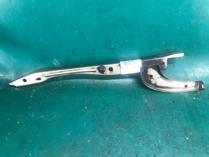 Кронштейн замка капота TOYOTA CAMRY 40 06-11 2008 2.4 2AZFE 53208-06020 Б/У