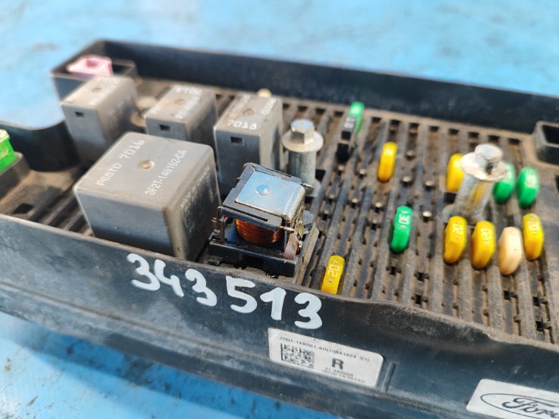 Блок предохранителей моторный отсек MUSTANG 15- 2.3 C23HD0D