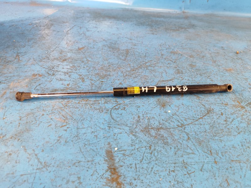 Амортизатор крышки багажника левый CT200 11-17 2012 1.8 2ZRFXE