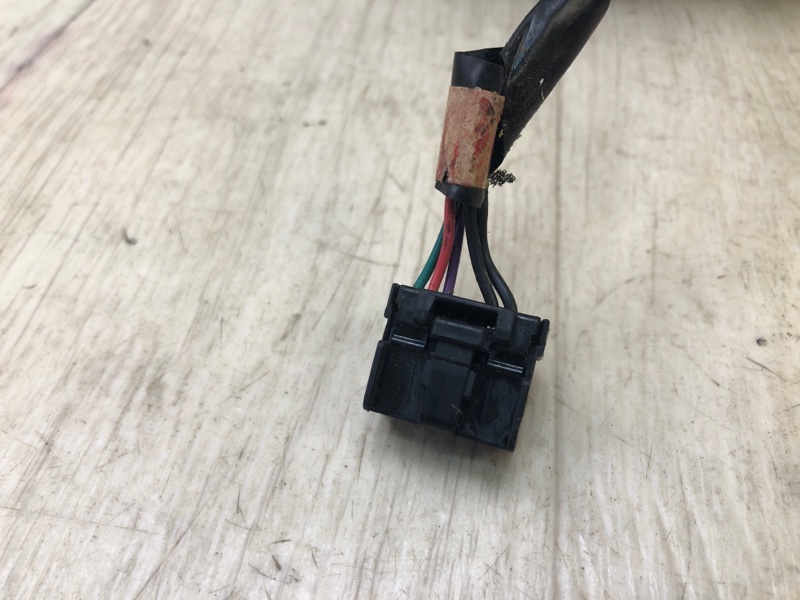 Зеркало левое GRAND CHEROKEE 04-10 Зеркало левое GRAND CHEROKEE 04-10