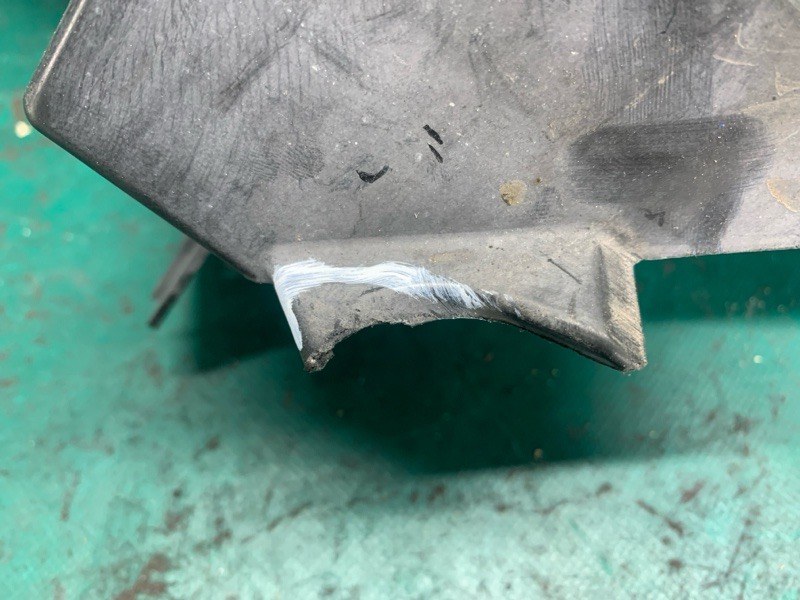 Кронштейн крепления фары левый DODGE DURANGO 11- (WD) Кронштейн крепления фары левый DODGE DURANGO 11- (WD)