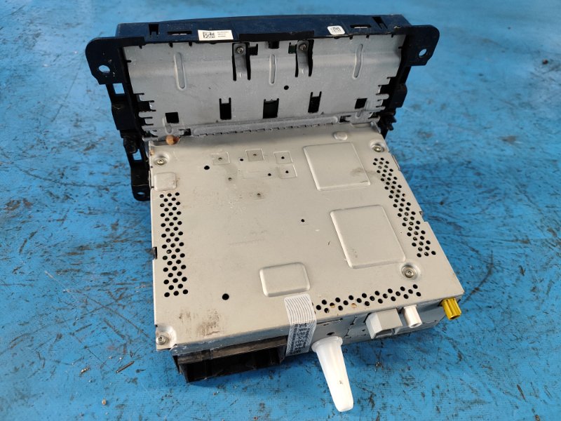 Магнитола JEEP RENEGADE (BU) 14- 2.4 ED6 Магнитола JEEP RENEGADE (BU) 14- 2.4 ED6