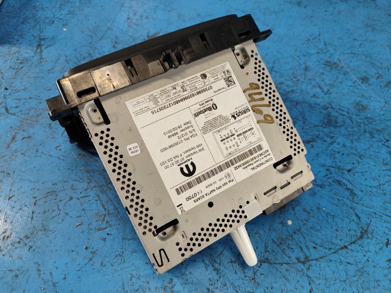 Магнитола RENEGADE (BU) 14- 2015 2.4 ED6 Магнитола RENEGADE (BU) 14- 2015 2.4 ED6