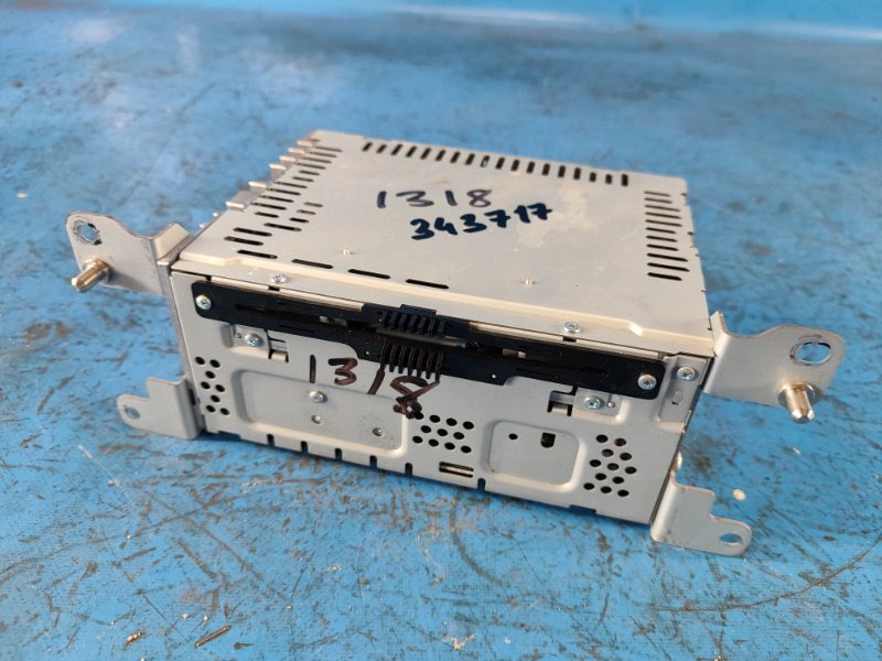 Запчасть магнитола FORD FUSION 14- FS7T-19C107-YC Б/У Магнитола FORD FUSION 14- FS7T-19C107-YC Б/У