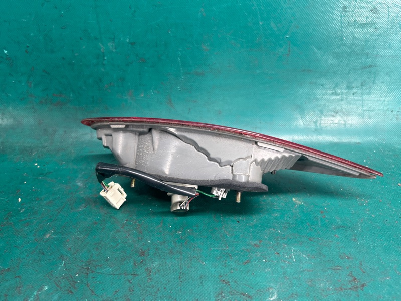 Фонарь внутренний левый AVALON 05-12 2006 3.5 2GR-FE