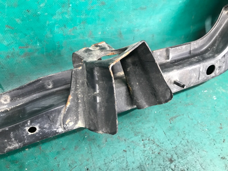 Балка под радиатор X-TRAIL/ROGUE T32 13-20 2016 2.5 QR25DE