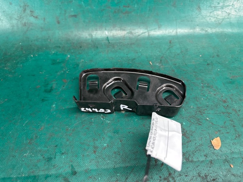 Кронштейн заднего бампера правый MDX (YD2) 06-13 2012 3.7 J37A1