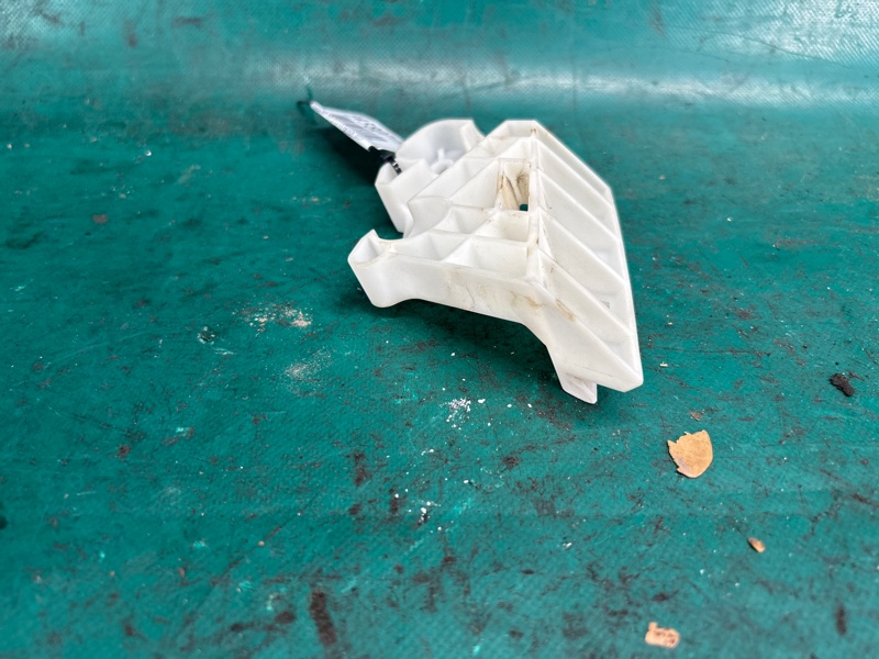 Кронштейн крепления фары левый NISSAN ROGUE 08-15 2.5 QR25DE