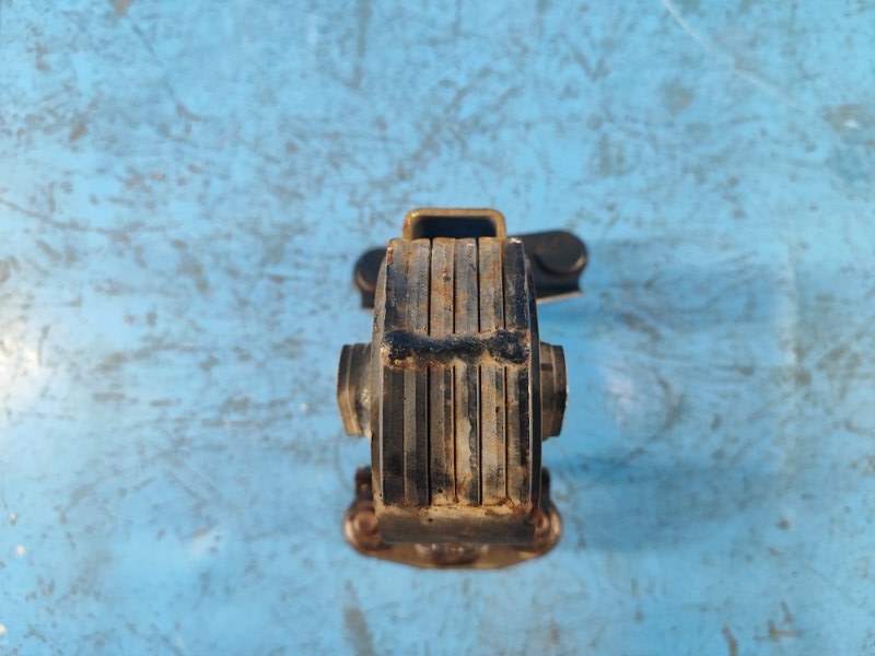 Подушка двигателя нижняя TOYOTA PRIUS - 30 09-17