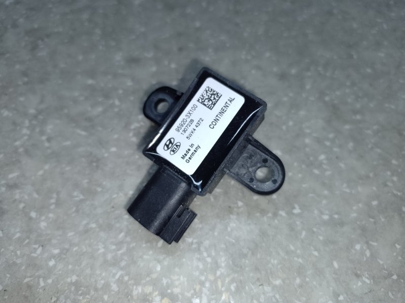 Датчик удара передний левый HYUNDAI ELANTRA MD 10-15 2013 1.8 G4NB 95920-3X100 Б/У