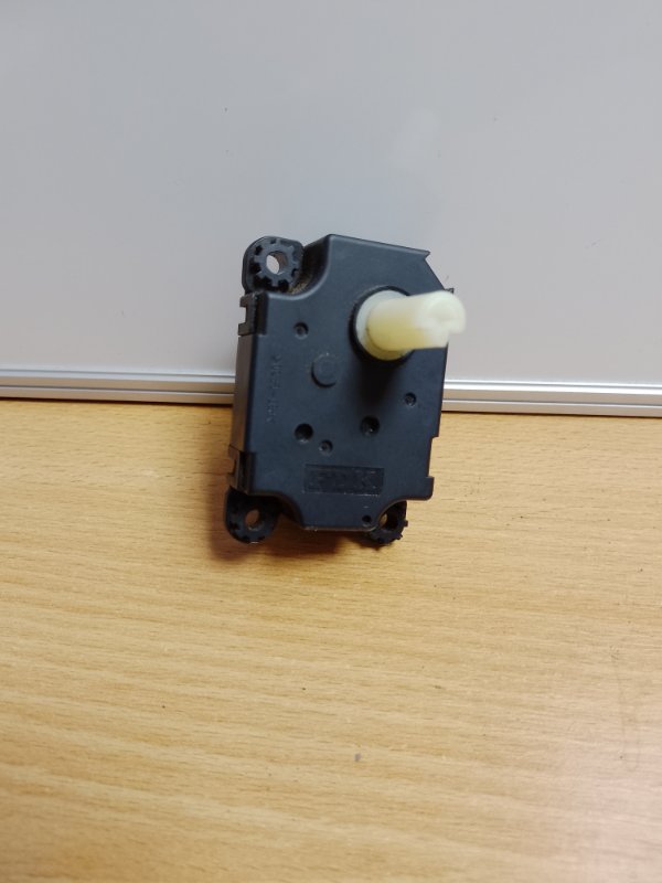 Моторчик заслонки печки OUTLANDER XL 05-13