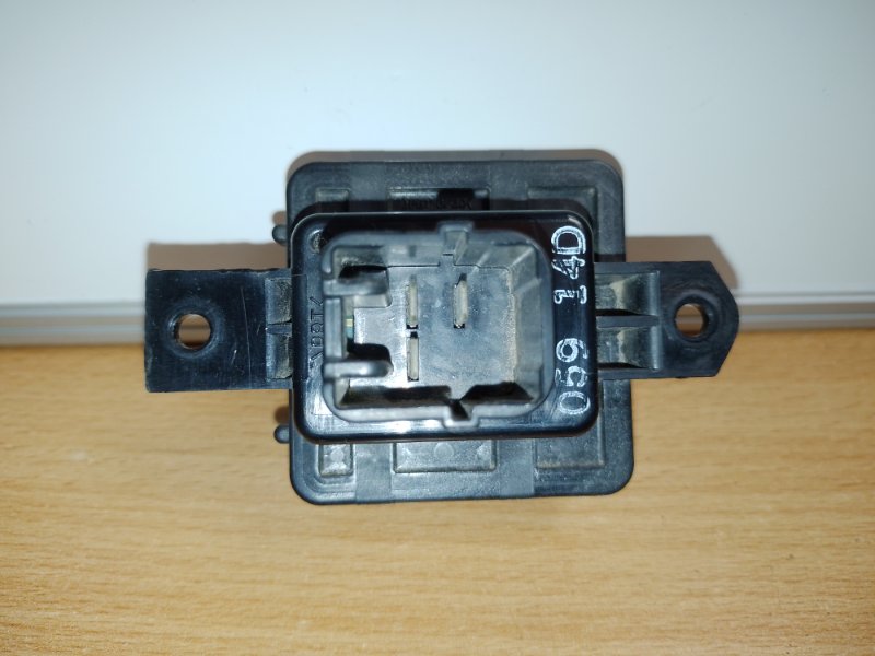 Резистор печки OUTLANDER GF 12-