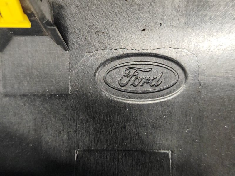 Накладка торпедо MUSTANG 15-