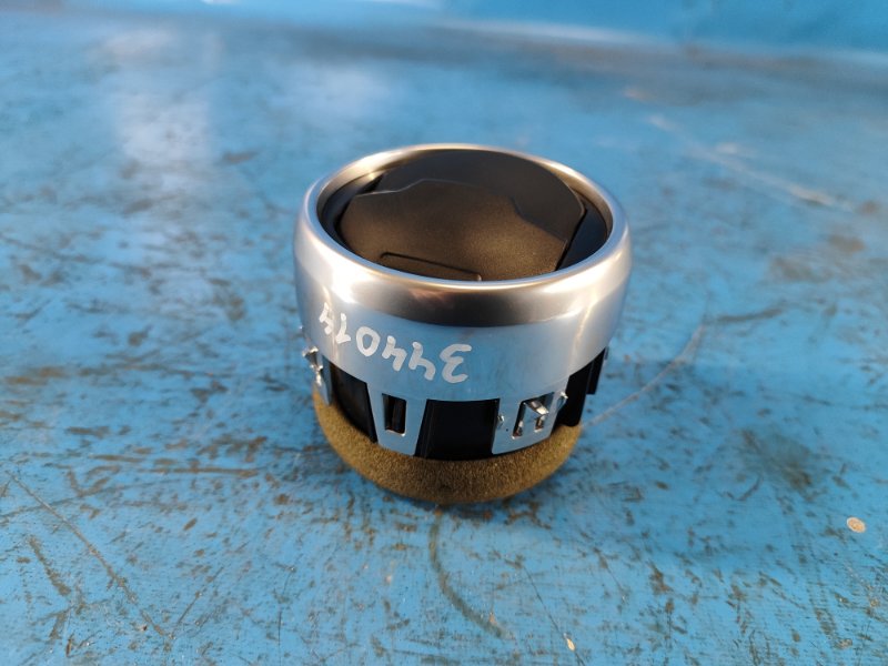 Дефлектор воздушный FORD MUSTANG 15- JR3Z-19893-AA Б/У