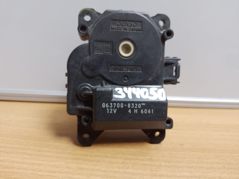 Моторчик заслонки печки RAV4 05-12 2006 ACA38 2.4 2AZFE Моторчик заслонки печки RAV4 05-12 2006 ACA38 2.4 2AZFE