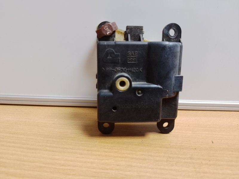 Моторчик заслонки печки G25/G35/G37/Q40 06-14 2011 Седан 3.7 VQ37VHR