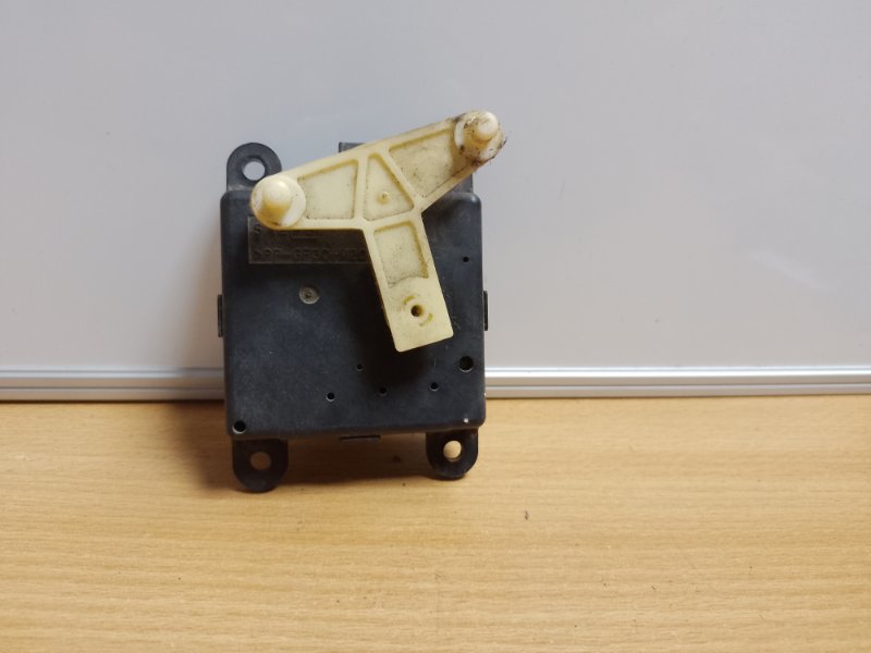 Моторчик заслонки печки INFINITI G25/G35/G37/Q40 06-14 2011 Седан 3.7 VQ37VHR 27730-1CA0A Б/У