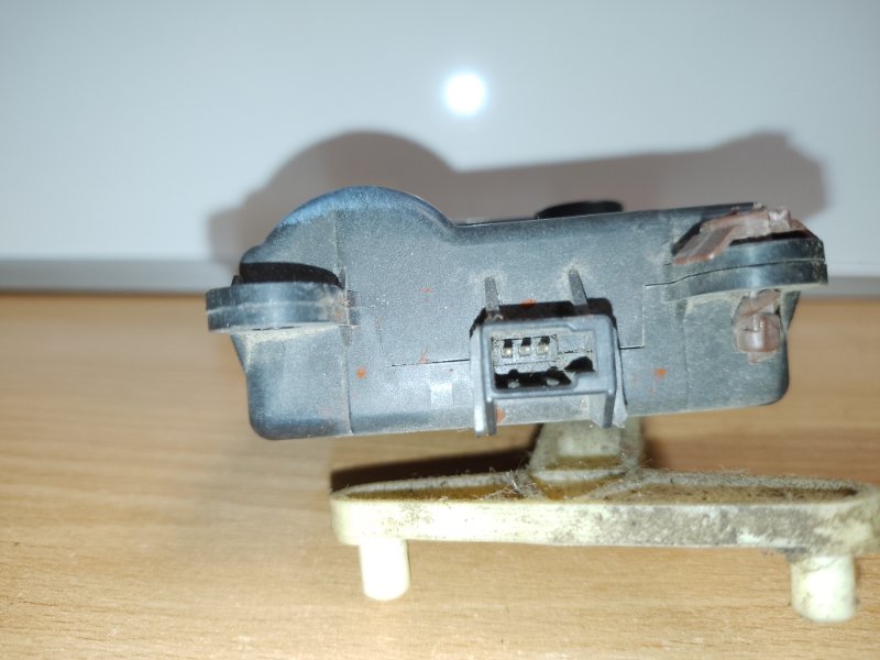 Моторчик заслонки печки G25/G35/G37/Q40 06-14 2011 Седан 3.7 VQ37VHR