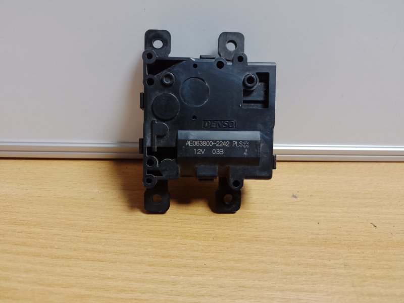 Моторчик заслонки печки TOYOTA CAMRY 70 17- 87106-0E130 Б/У