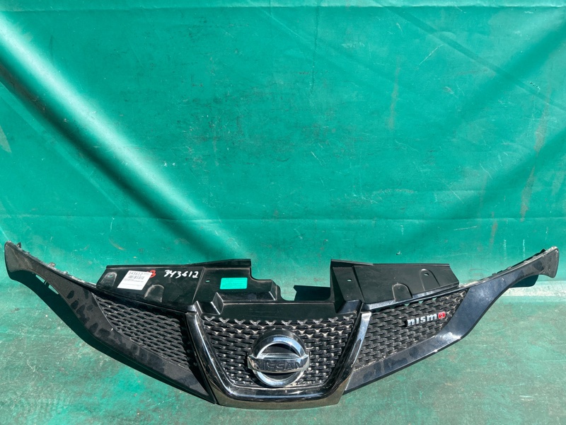 Решетка радиатора NISSAN JUKE 10-19 2013 1.6 MR16DDT 62070-3YW0A Б/У