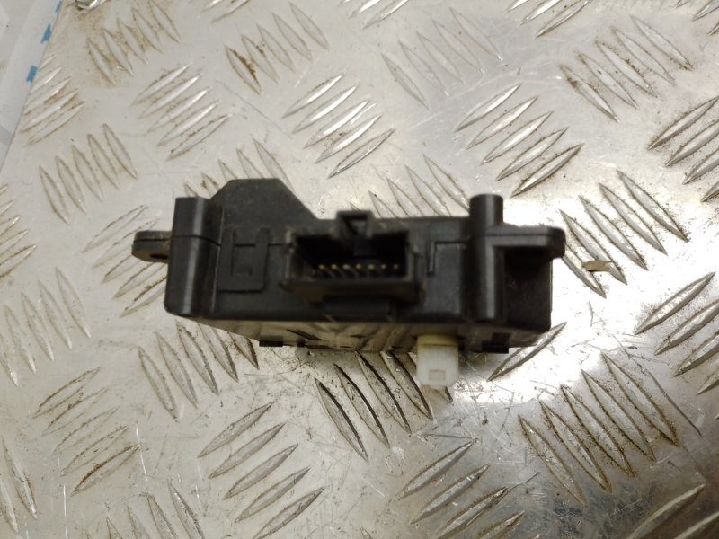 Моторчик заслонки печки GALANT 03-12 Моторчик заслонки печки GALANT 03-12