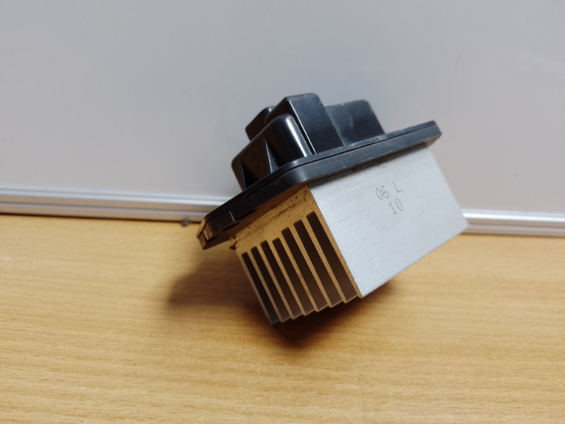 Резистор печки задний MAZDA CX-9 06-16 L206-61-P21 Б/У