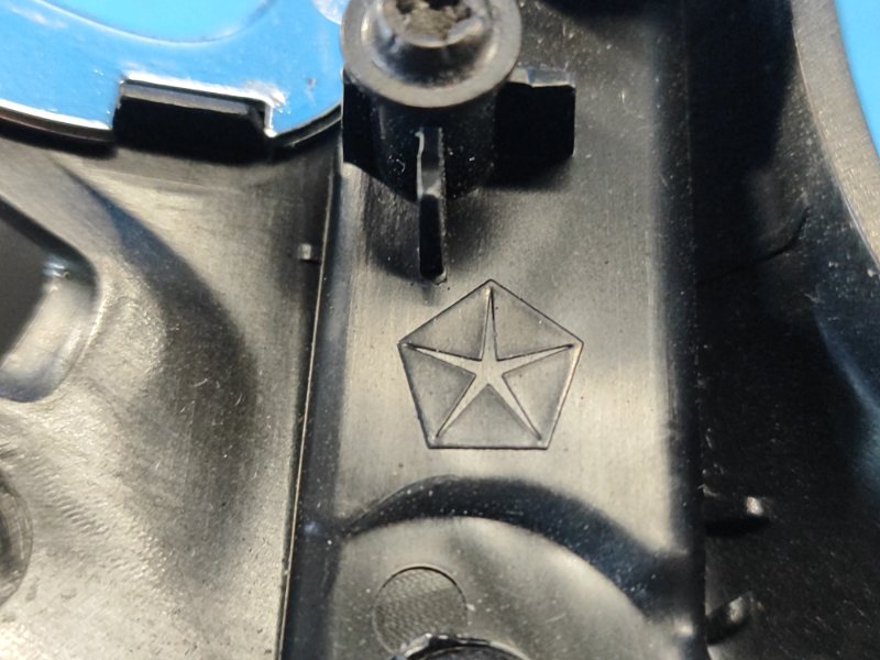 Накладка торпедо под магнитолу COMPASS 17-21 2018 2.4 EDD