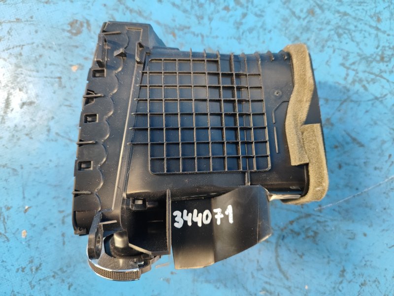 Дефлектор воздушный левый COMPASS 17-21 2018 2.4 EDD Дефлектор воздушный левый COMPASS 17-21 2018 2.4 EDD