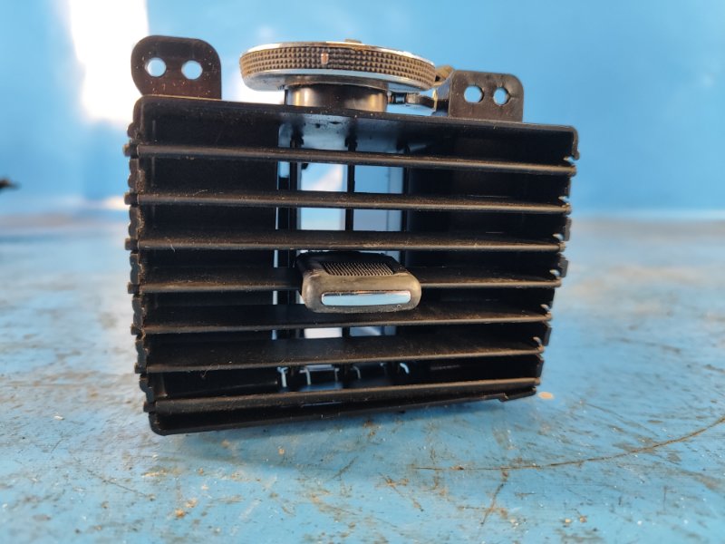 Дефлектор воздушный левый GRAND CARAVAN 08- 2014 3.6 ERB