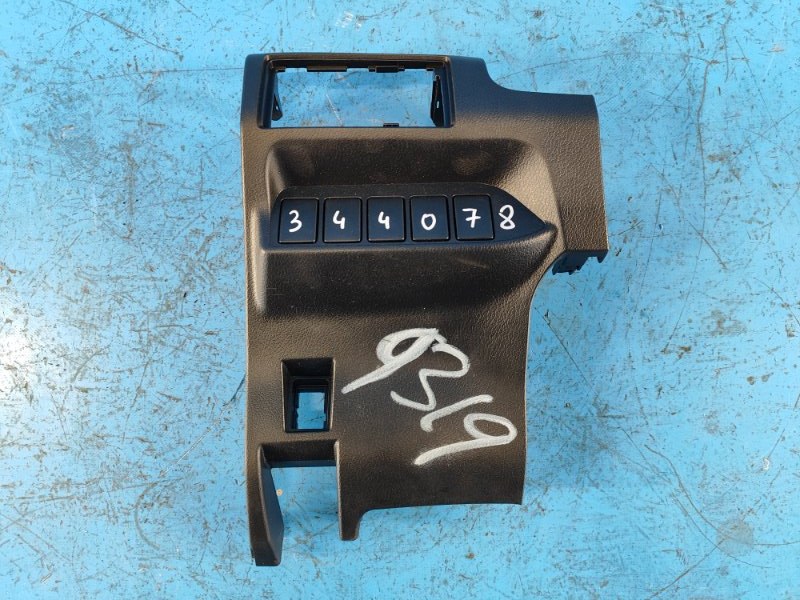 Накладка торпедо центр. LEXUS CT200 11-17 2012 1.8 2ZRFXE 5504576010 Б/У