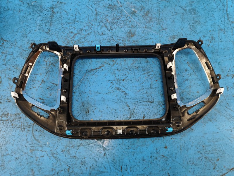 Накладка торпедо под магнитолу COMPASS 17-21 2018 2.4 EDD