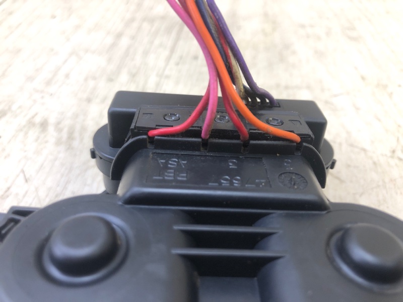 Мотор зеркала TRAILBLAZER 01-08