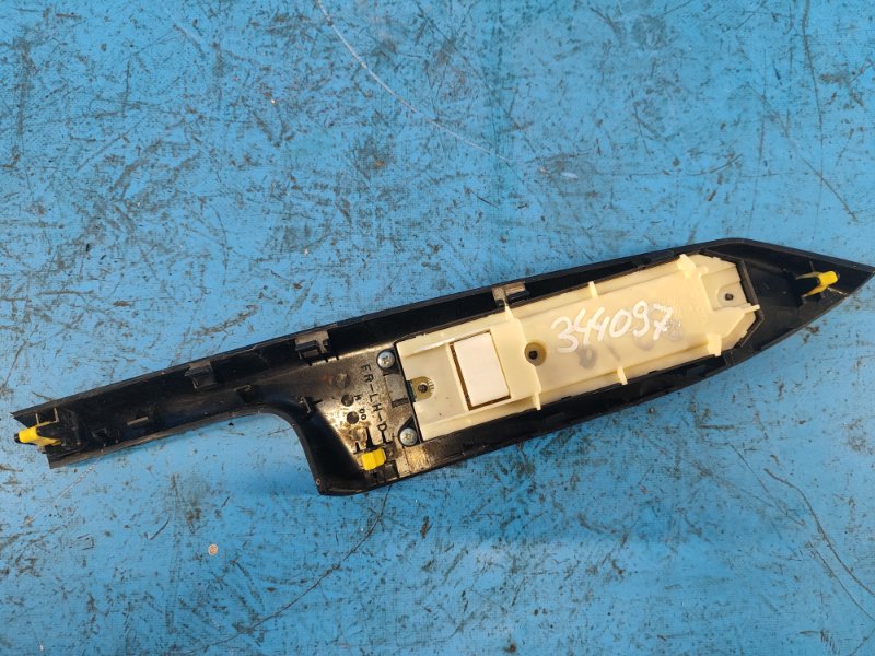 Блок управления стеклоподъемниками CT200 11-17 2012 1.8 2ZRFXE