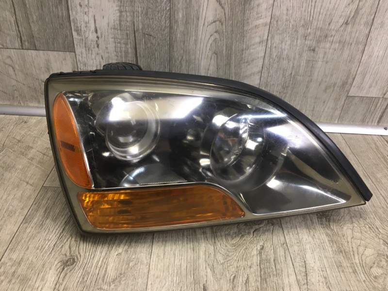 Фара правая KIA SORENTO BL 02-09 921023E540 Б/У