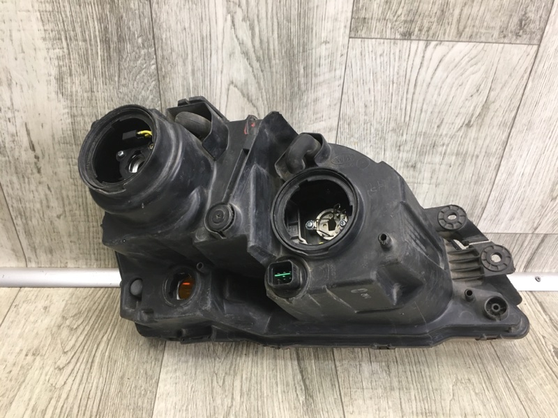 Фара левая SORENTO BL 02-09 2006-2009