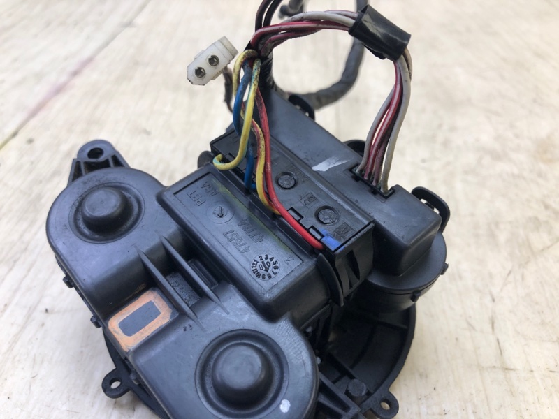 Мотор зеркала EDGE 06-14