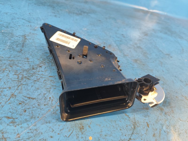 Дефлектор воздушный левый ESCAPE 12-19 2017 T15HDTX