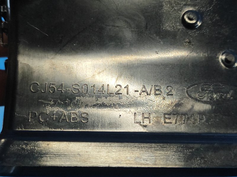 Дефлектор воздушный левый FORD ESCAPE 12-19 T15HDTX