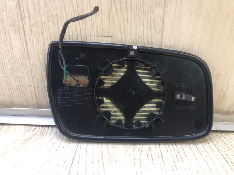 Зеркальный элемент левый TAURUS 07-09