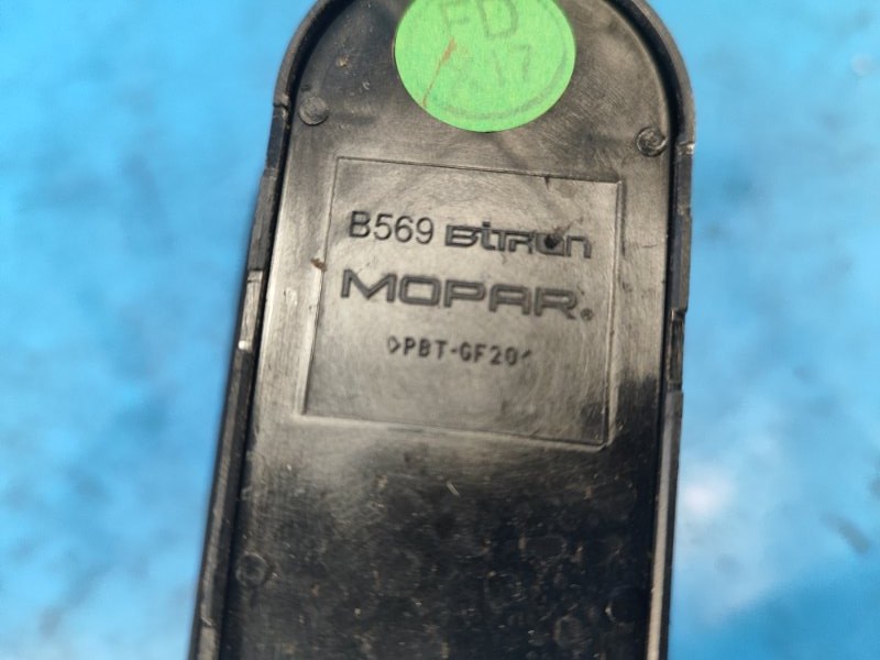 Блок управления стеклоподъемниками RENEGADE (BU) 14- 2015 2.4 ED6 Блок управления стеклоподъемниками RENEGADE (BU) 14- 2015 2.4 ED6